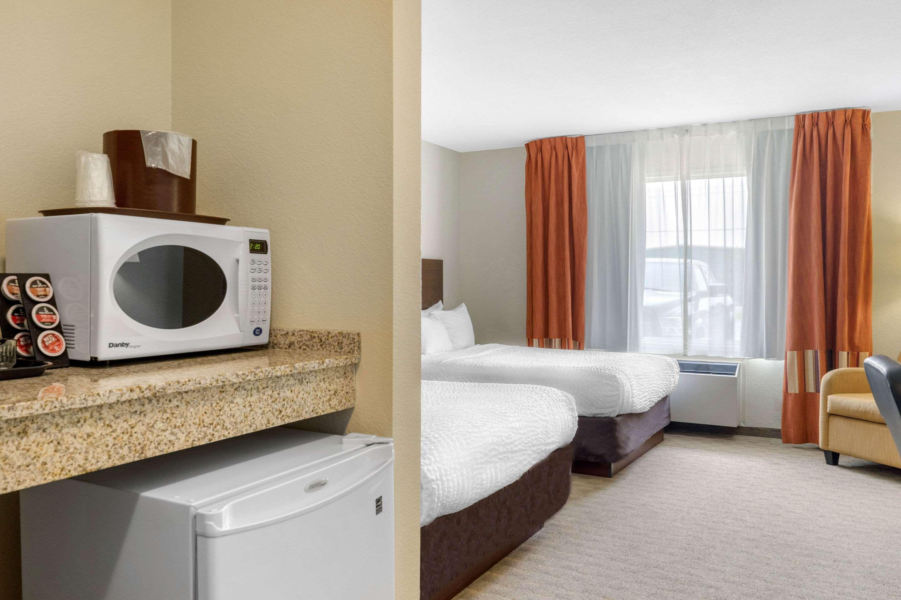 Quality Inn & Suites Winkler Екстер'єр фото