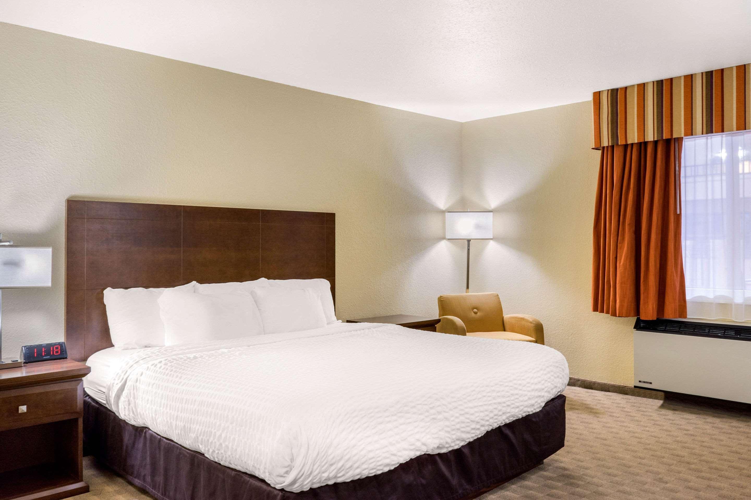Quality Inn & Suites Winkler Екстер'єр фото