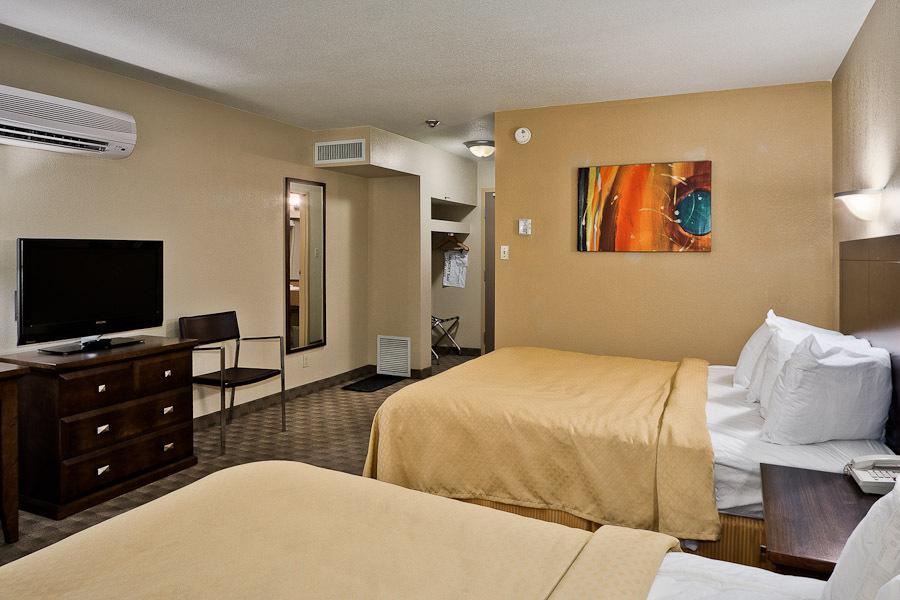 Quality Inn & Suites Winkler Екстер'єр фото