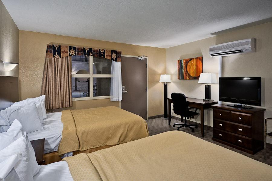 Quality Inn & Suites Winkler Екстер'єр фото