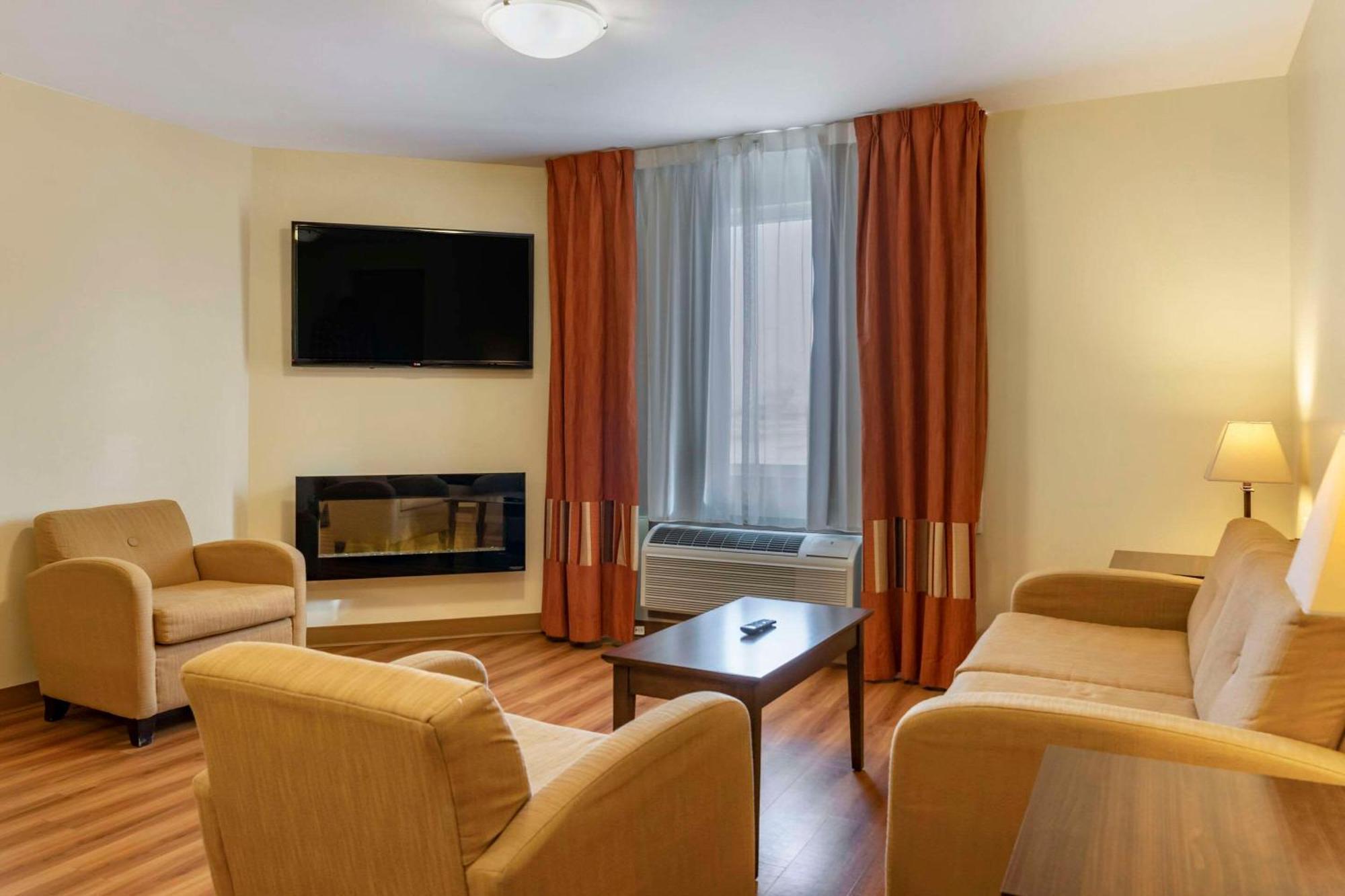 Quality Inn & Suites Winkler Екстер'єр фото