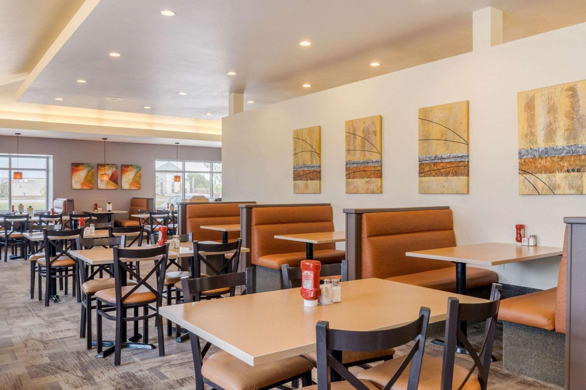 Quality Inn & Suites Winkler Екстер'єр фото